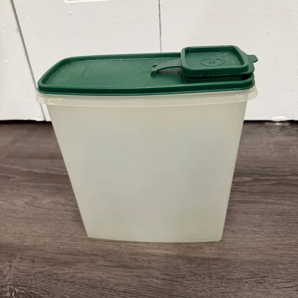 Vintage Tupperware 1588-1 Large Cereal Keeper with Green Lid